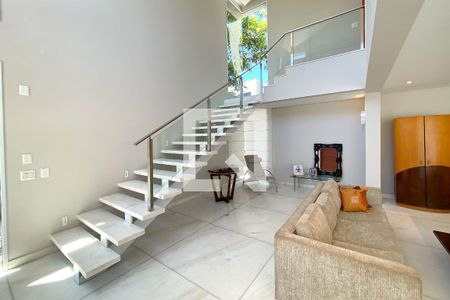 Hall da escada de casa de condomínio para alugar com 4 quartos, 512m² em Alphaville Nova Lima, Nova Lima