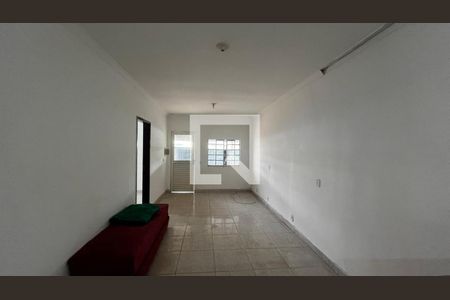 Casa para alugar com 3 quartos, 111m² em Qs 8, Brasília