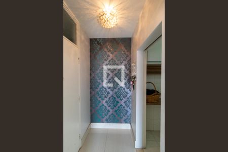 Hall de entrada de apartamento para alugar com 3 quartos, 87m² em Cambuí, Campinas