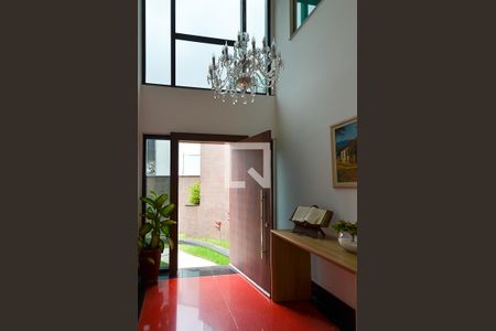 Entrada de casa para alugar com 4 quartos, 630m² em Mangabeiras, Belo Horizonte
