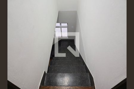 Escada  de casa para alugar com 2 quartos, 110m² em Cidade Parque Alvorada, Guarulhos