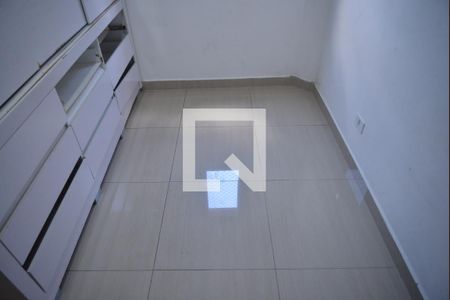 Quarto 1 de apartamento para alugar com 2 quartos, 45m² em Jardim Silvana, Santo André