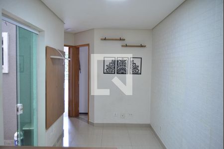 Sala de apartamento para alugar com 2 quartos, 45m² em Jardim Silvana, Santo André