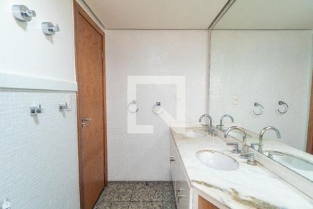 Banheiro da Suíte de apartamento à venda com 4 quartos, 290m² em Vila Mascote, São Paulo