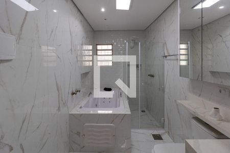 Banheiro do Quarto 1 suíte  de casa para alugar com 4 quartos, 188m² em Vila Adelaide Perella  Ponte Grande, Guarulhos