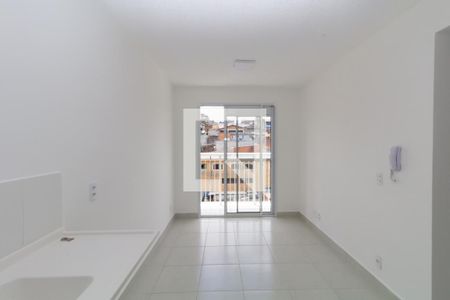 Sala/Cozinha de apartamento para alugar com 2 quartos, 34m² em Vila Carmosina, São Paulo