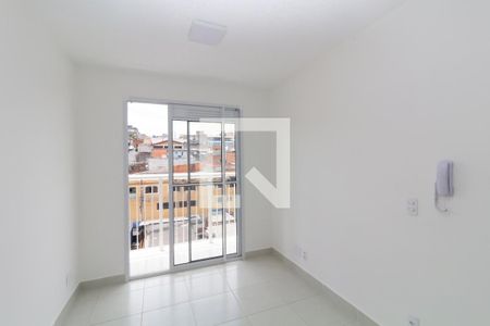 Sala/Cozinha de apartamento para alugar com 2 quartos, 34m² em Vila Carmosina, São Paulo