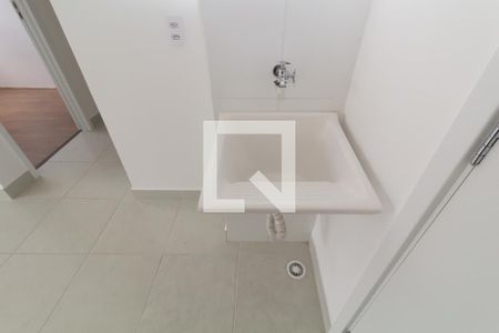 Sala/Cozinha de apartamento para alugar com 2 quartos, 34m² em Vila Carmosina, São Paulo