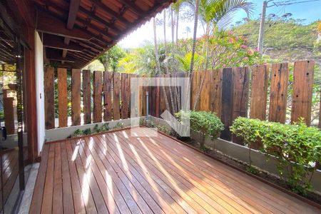 Varanda de casa à venda com 5 quartos, 500m² em Mangabeiras, Belo Horizonte