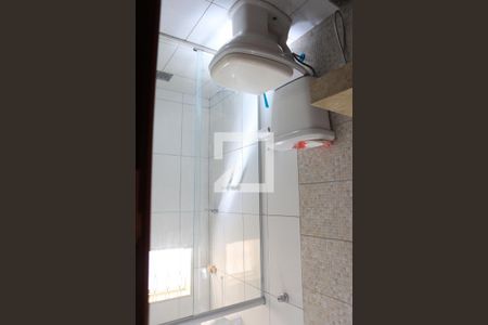 Banheiro da Suíte 1 de casa para alugar com 3 quartos, 180m² em Condominio Santa Rita, Goiânia