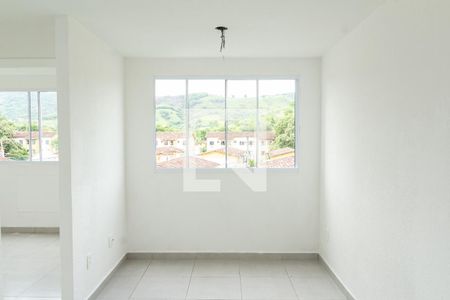 Sala de apartamento para alugar com 2 quartos, 50m² em Cosmos, Rio de Janeiro