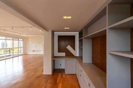 Sala de apartamento para alugar com 3 quartos, 190m² em Moema, São Paulo