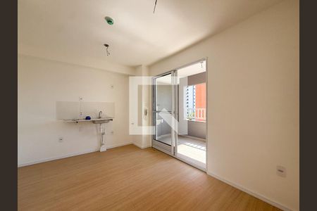 Sala e cozinha de apartamento à venda com 2 quartos, 35m² em Vila Santo Estefano, São Paulo
