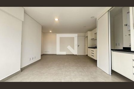 Sala, Cozinha e área de serviço de apartamento para alugar com 2 quartos, 62m² em Vila Azevedo, São Paulo