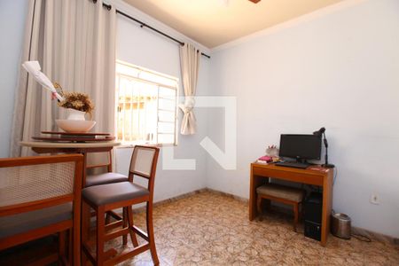 Quarto 2 de casa à venda com 4 quartos, 360m² em Milionários, Belo Horizonte