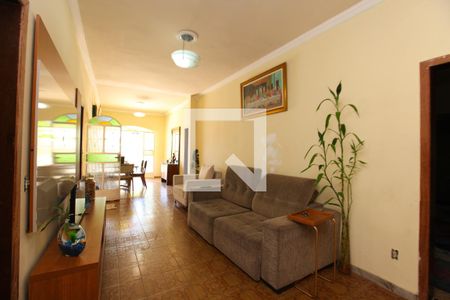 Sala de casa à venda com 4 quartos, 360m² em Milionários, Belo Horizonte