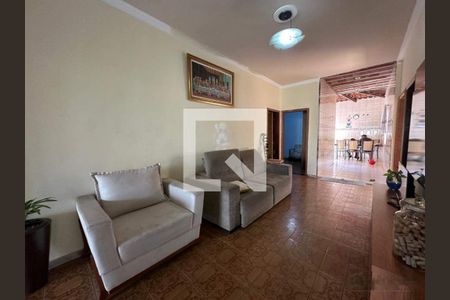 Casa à venda com 4 quartos, 360m² em Milionários, Belo Horizonte