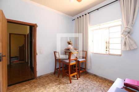 Quarto 2 de casa à venda com 4 quartos, 360m² em Milionários, Belo Horizonte