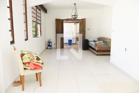 Casa para alugar com 5 quartos, 390m² em Stiep, Salvador