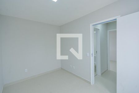 Quarto 2 de apartamento para alugar com 2 quartos, 65m² em Jardim Anhanguera, São Paulo
