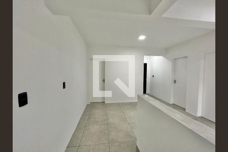 Sala - Cozinha de apartamento para alugar com 2 quartos, 42m² em Rondônia, Novo Hamburgo