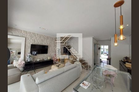 Sala de casa de condomínio à venda com 3 quartos, 130m² em Vila Sofia, São Paulo