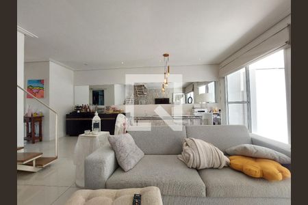 Sala de casa de condomínio à venda com 3 quartos, 130m² em Vila Sofia, São Paulo