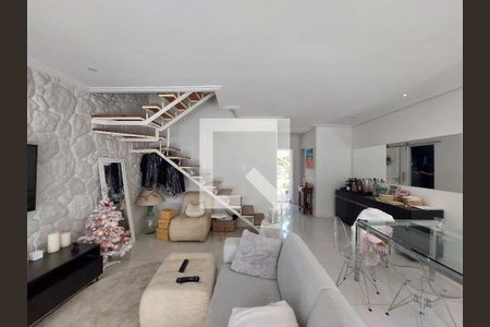 Sala de casa de condomínio à venda com 3 quartos, 130m² em Vila Sofia, São Paulo