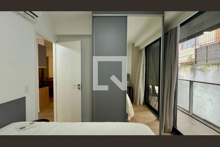 Quarto 1 de apartamento para alugar com 2 quartos, 57m² em Cerqueira César, São Paulo