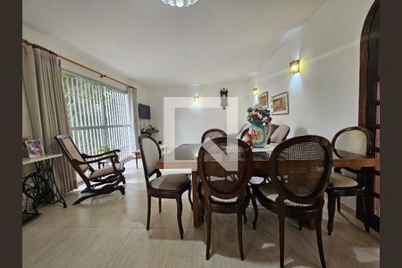 Sala de casa à venda com 4 quartos, 160m² em Jardim Aeroporto, São Paulo