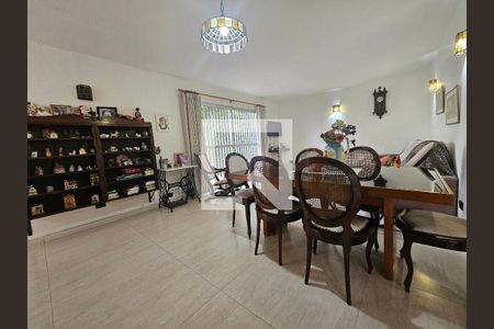 Sala de casa à venda com 4 quartos, 160m² em Jardim Aeroporto, São Paulo