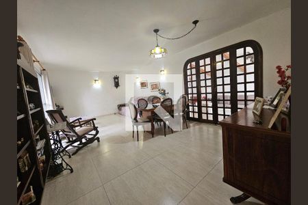 Sala de casa à venda com 4 quartos, 160m² em Jardim Aeroporto, São Paulo