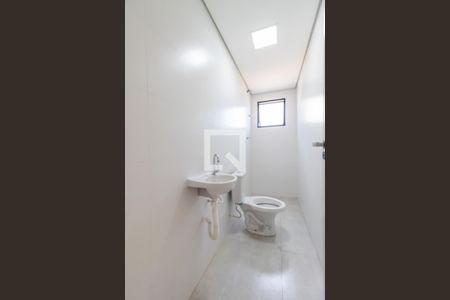 Banheiro Social de apartamento para alugar com 3 quartos, 60m² em Outeiro de São Fernando, Barueri