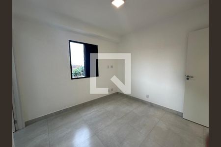 Suíte de apartamento para alugar com 2 quartos, 60m² em Outeiro de São Fernando, Barueri