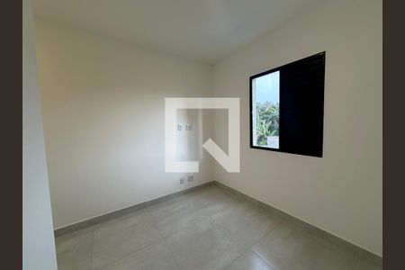 Quarto de apartamento para alugar com 2 quartos, 60m² em Outeiro de São Fernando, Barueri