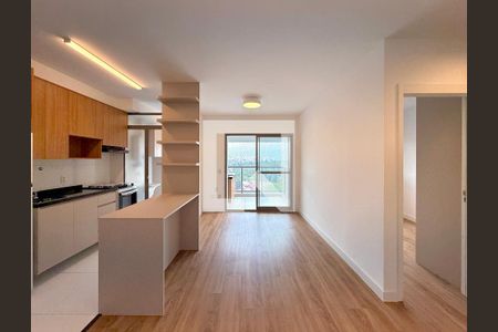 Sala  de apartamento à venda com 2 quartos, 66m² em Santo Amaro, São Paulo