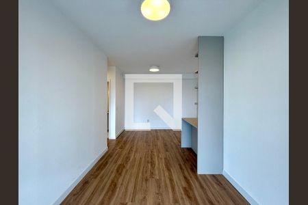 Sala  de apartamento à venda com 2 quartos, 66m² em Santo Amaro, São Paulo