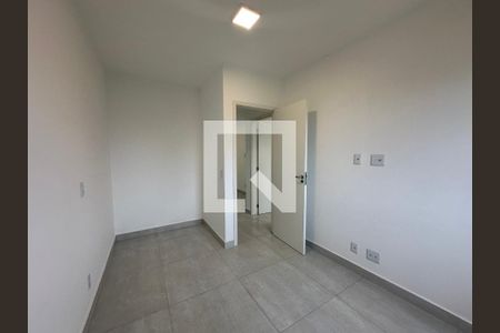 Quarto 2 de apartamento para alugar com 2 quartos, 57m² em Outeiro de São Fernando, Barueri