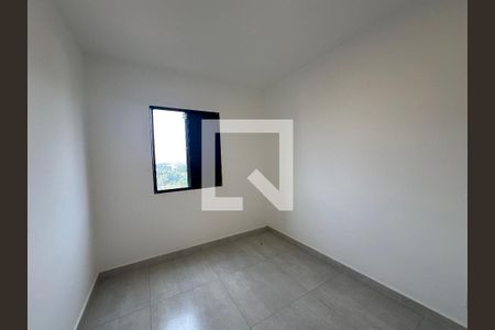 Quarto 2 de apartamento para alugar com 2 quartos, 57m² em Outeiro de São Fernando, Barueri