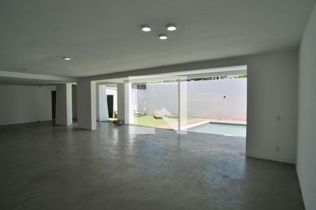 Sala de casa de condomínio à venda com 4 quartos, 1425m² em Barra da Tijuca, Rio de Janeiro