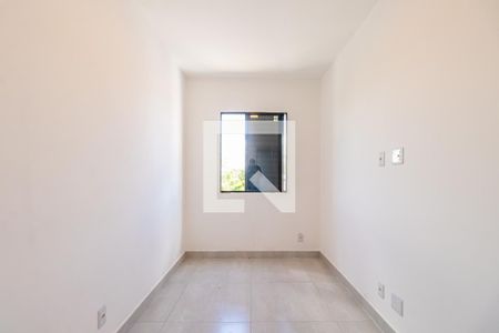 Quarto 2 de apartamento para alugar com 3 quartos, 68m² em Outeiro de São Fernando, Barueri