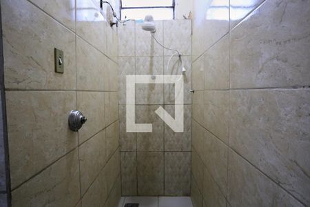 Banheiro de kitnet/studio para alugar com 1 quarto, 50m² em Floresta, Belo Horizonte