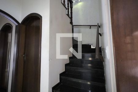 Escada de casa à venda com 4 quartos, 300m² em Vila Pires, Santo André