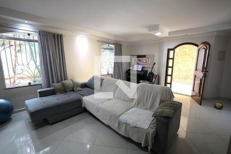 Sala de casa à venda com 4 quartos, 300m² em Vila Pires, Santo André