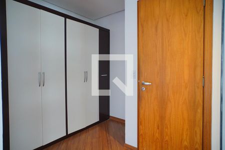 Quarto suíte  de apartamento para alugar com 2 quartos, 104m² em Higienópolis, Porto Alegre