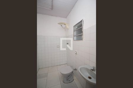 Banheiro de casa à venda com 2 quartos, 408m² em Vila Palmeiras, São Paulo