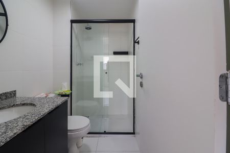 Banheiro de apartamento para alugar com 1 quarto, 55m² em Vila Sonia, São Paulo