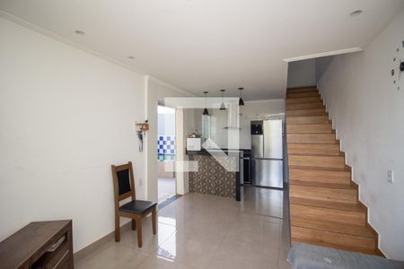Sala de casa à venda com 3 quartos, 120m² em Tropical, Contagem
