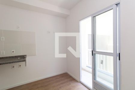Sala/Cozinha de kitnet/studio para alugar com 1 quarto, 16m² em Cidade Antônio Estêvão de Carvalho, São Paulo