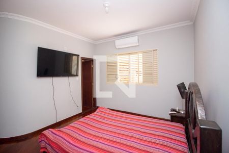 Quarto Suíte de casa para alugar com 4 quartos, 260m² em Nacional, Contagem